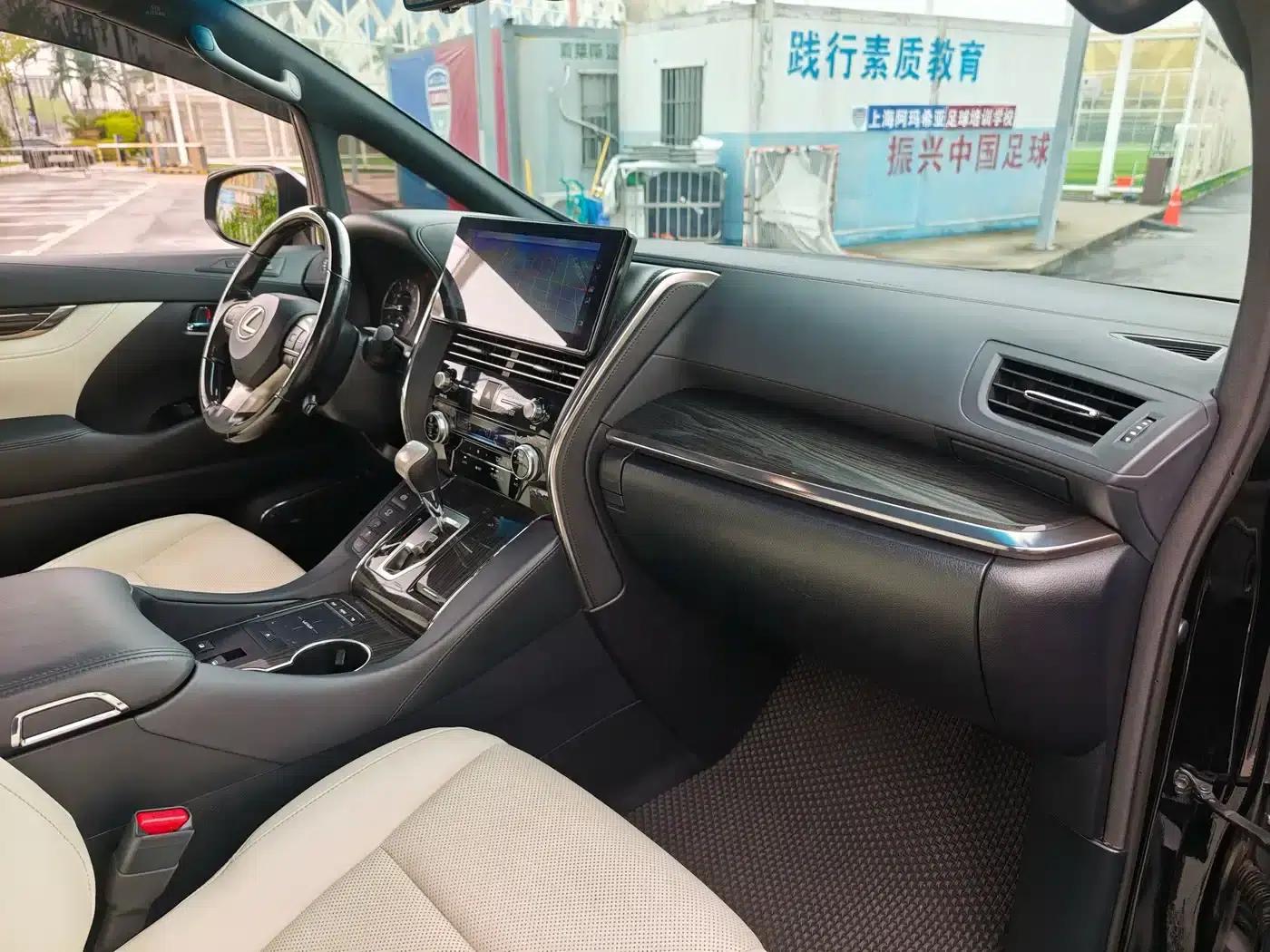 Lexus LM 2022 350h — миниатюра 12