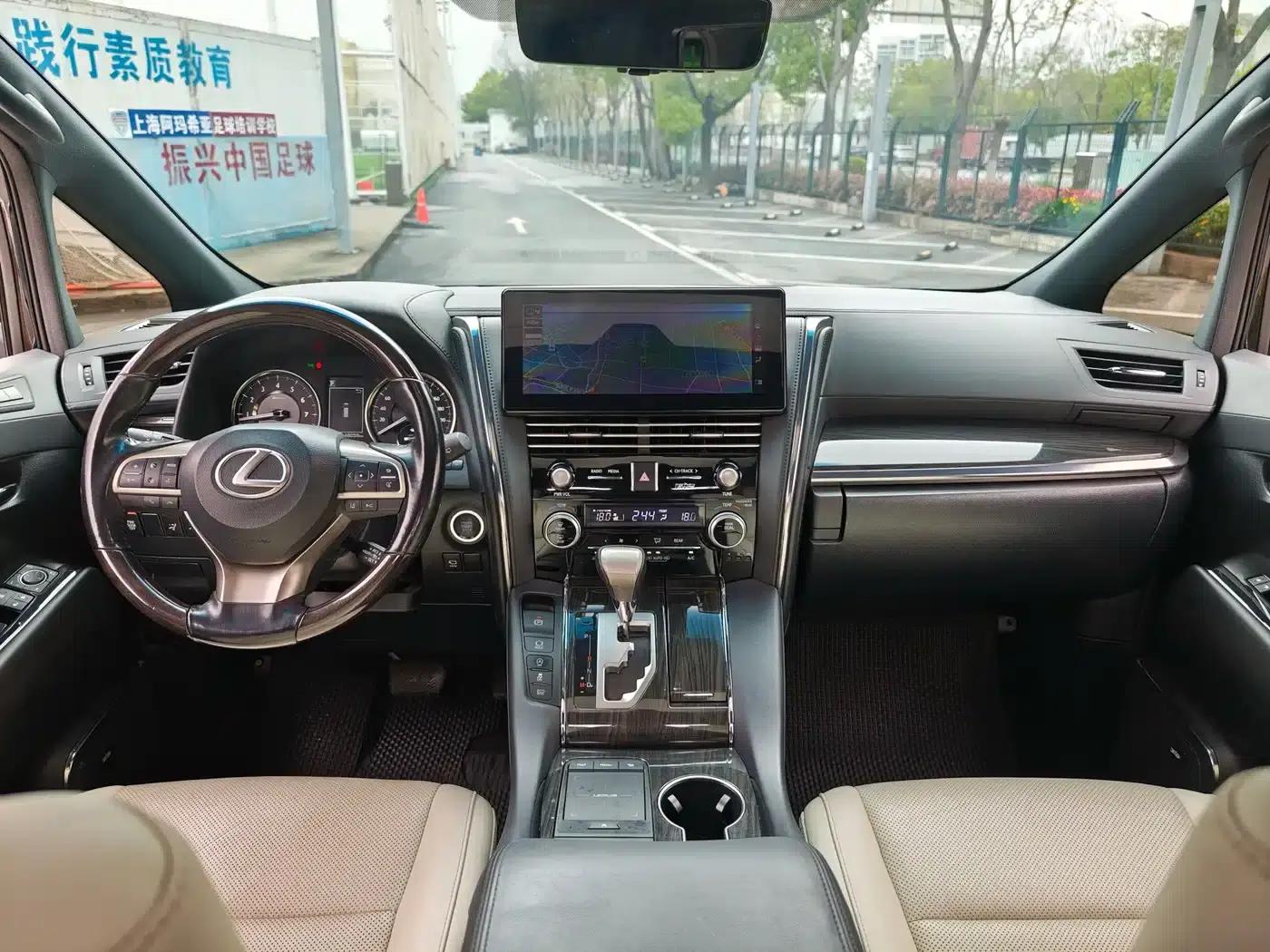 Lexus LM 2022 350h — миниатюра 19
