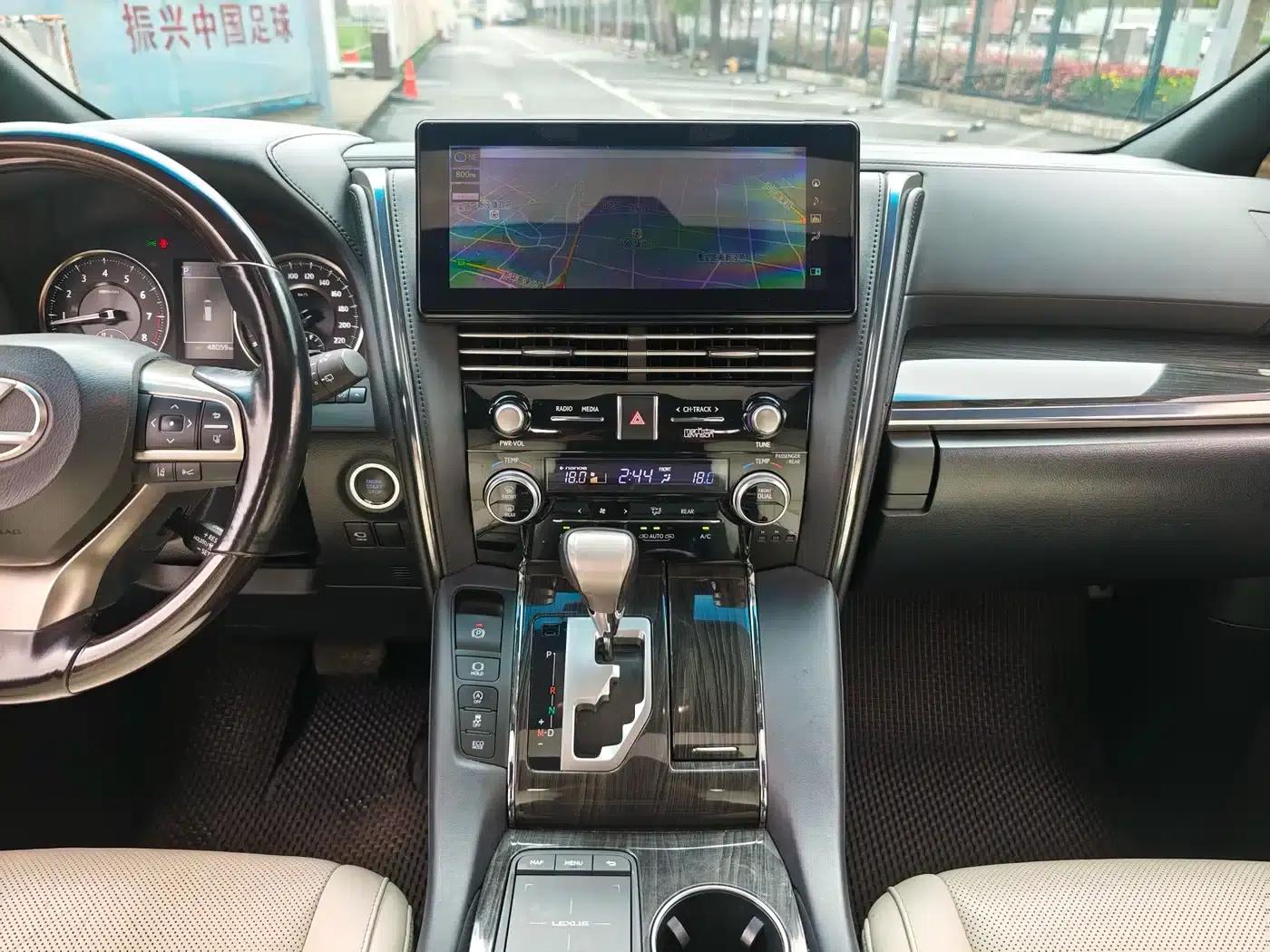 Lexus LM 2022 350h — миниатюра 21
