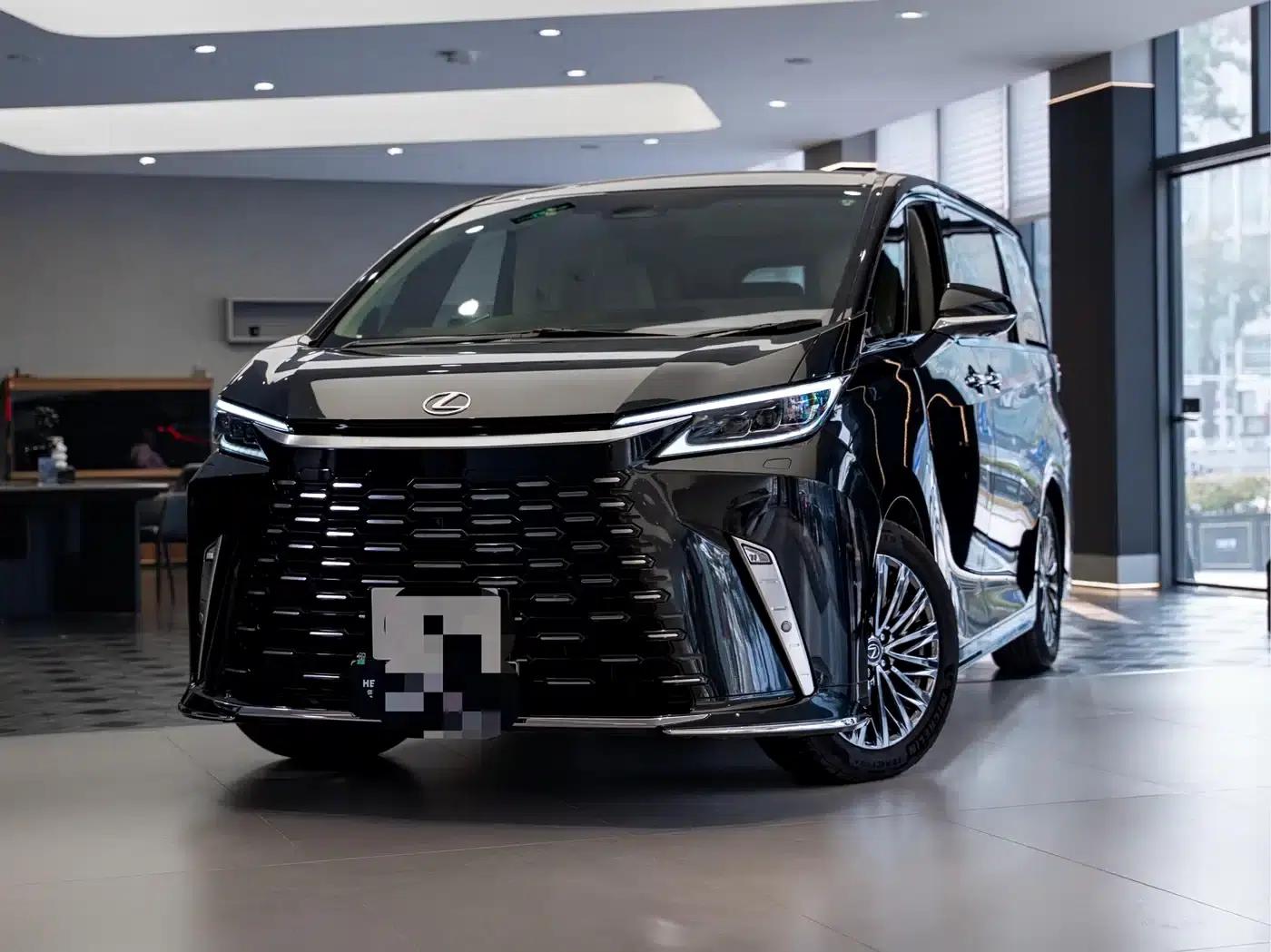 Lexus LM 2023 500h Four-Seat Executive Edition — миниатюра 1