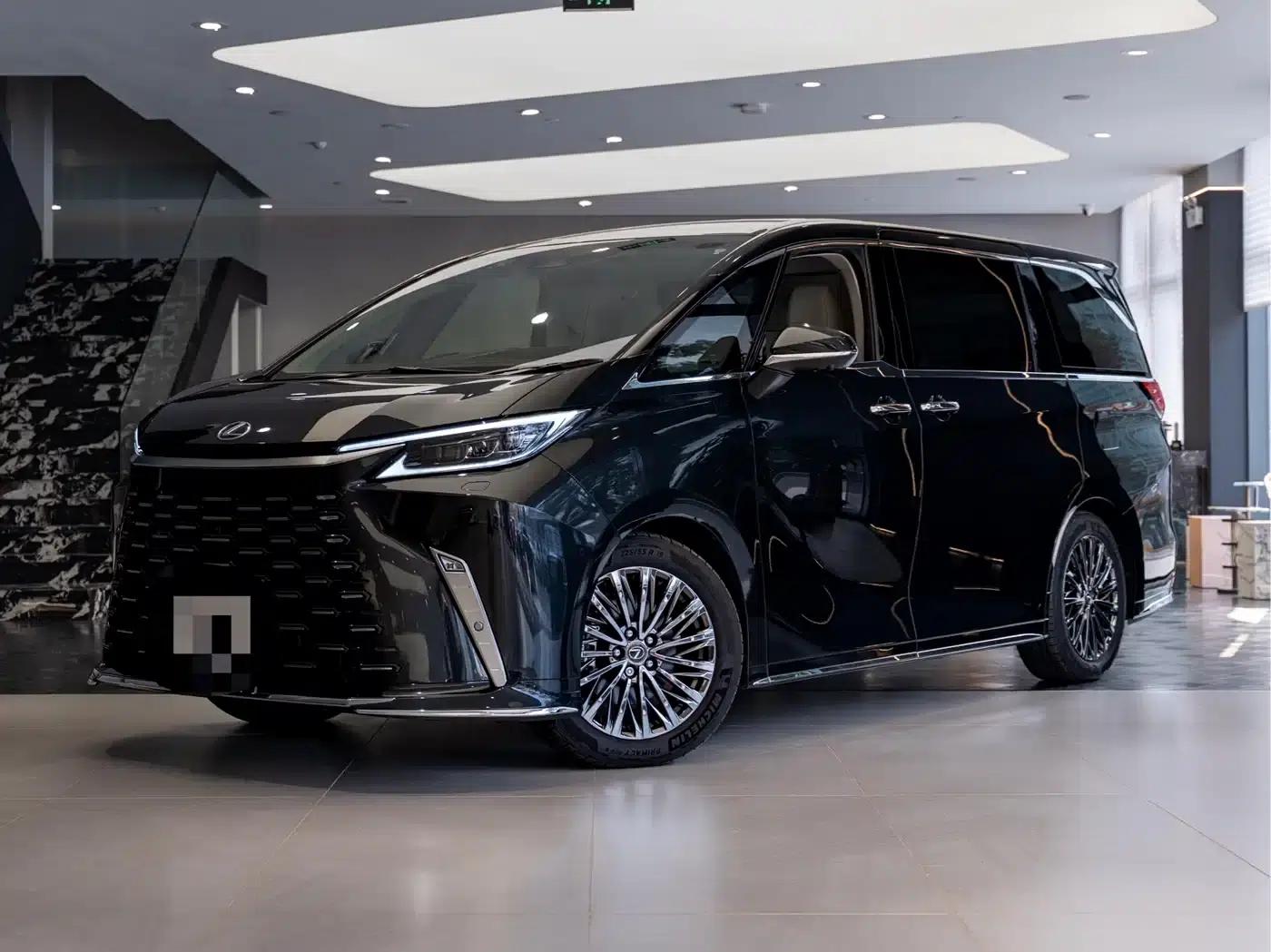 Lexus LM 2023 500h Four-Seat Executive Edition — миниатюра 2