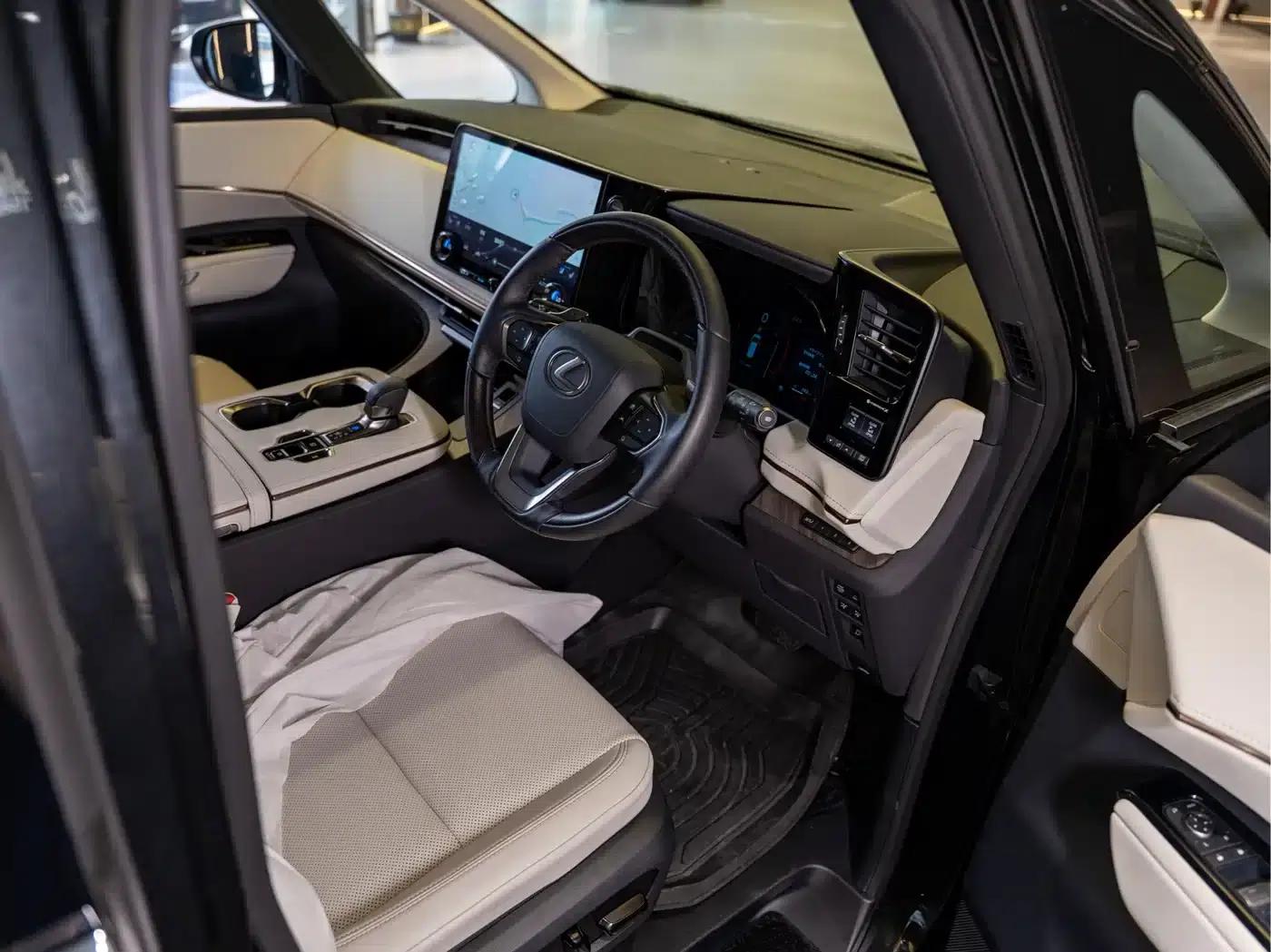 Lexus LM 2023 500h Four-Seat Executive Edition — миниатюра 11