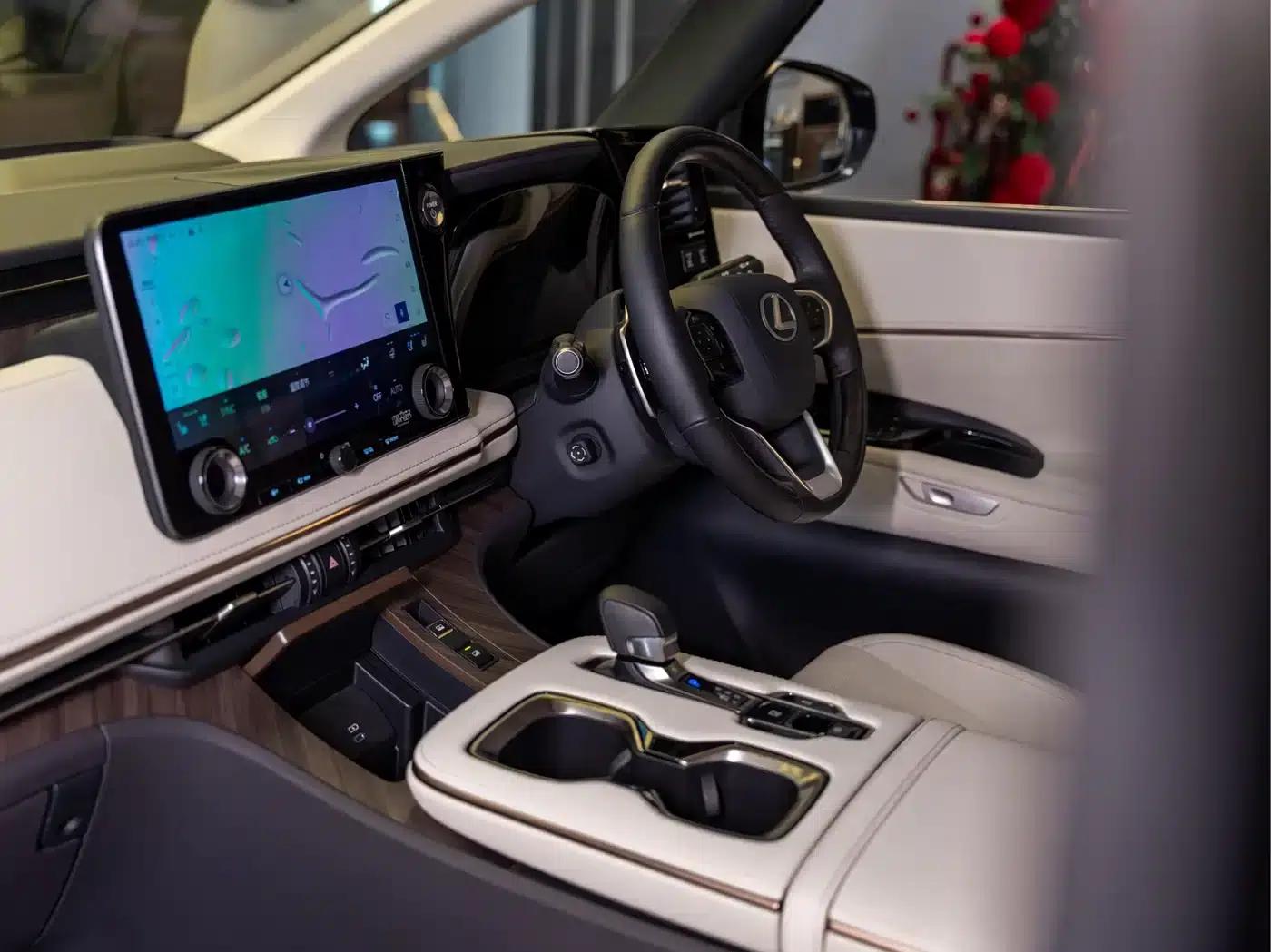 Lexus LM 2023 500h Four-Seat Executive Edition — миниатюра 12