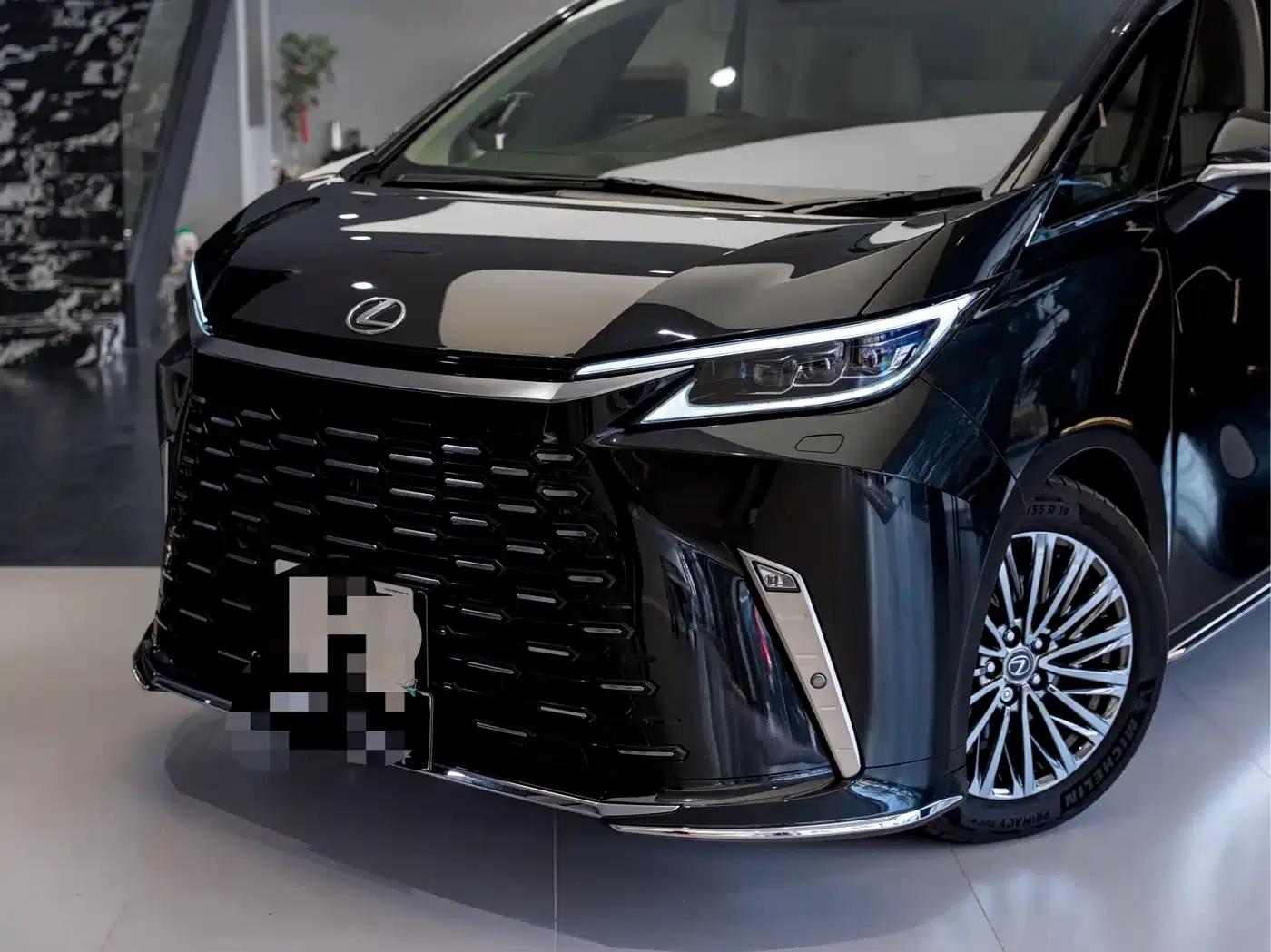 Lexus LM 2023 500h Four-Seat Executive Edition — миниатюра 3
