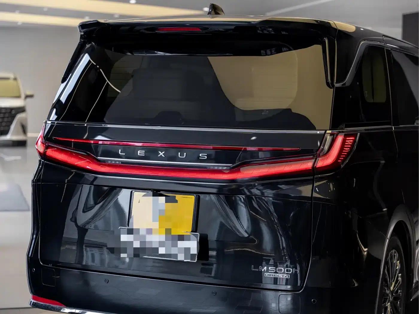Lexus LM 2023 500h Four-Seat Executive Edition — миниатюра 5