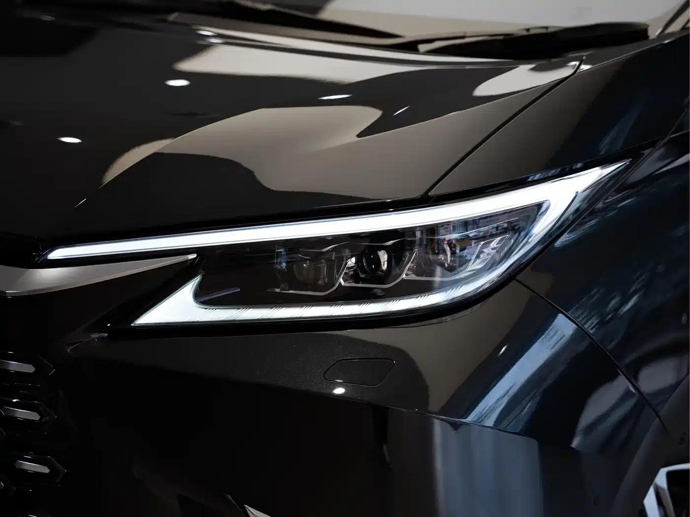 Lexus LM 2023 500h Four-Seat Executive Edition — миниатюра 6
