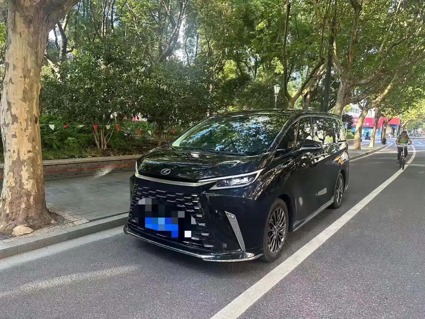 Lexus LM 2023 350h 7-Seat Elegant Edition — миниатюра 1