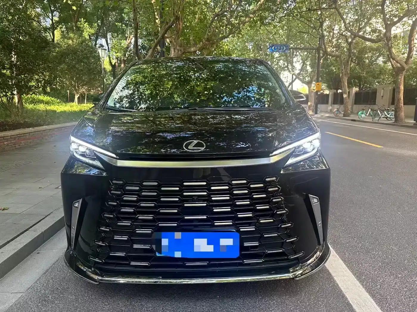 Lexus LM 2023 350h 7-Seat Elegant Edition — миниатюра 2
