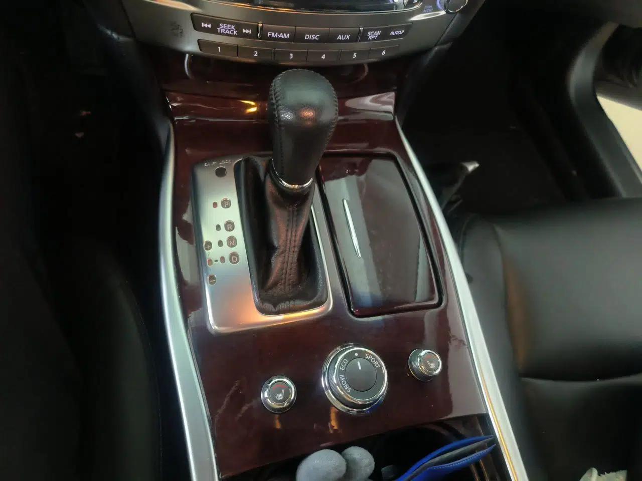 Infiniti Q70 2015 Q70L 2.5L Enjoyment Edition — миниатюра 14