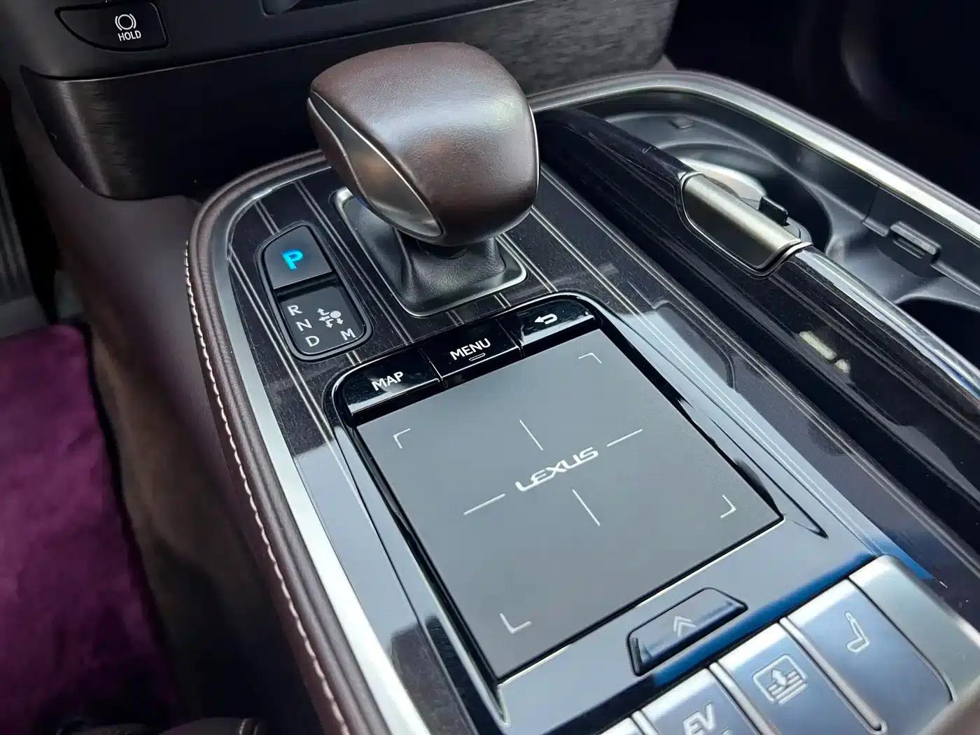 Lexus LS 2020 500h Luxury Edition (China V emission standard) — миниатюра 16