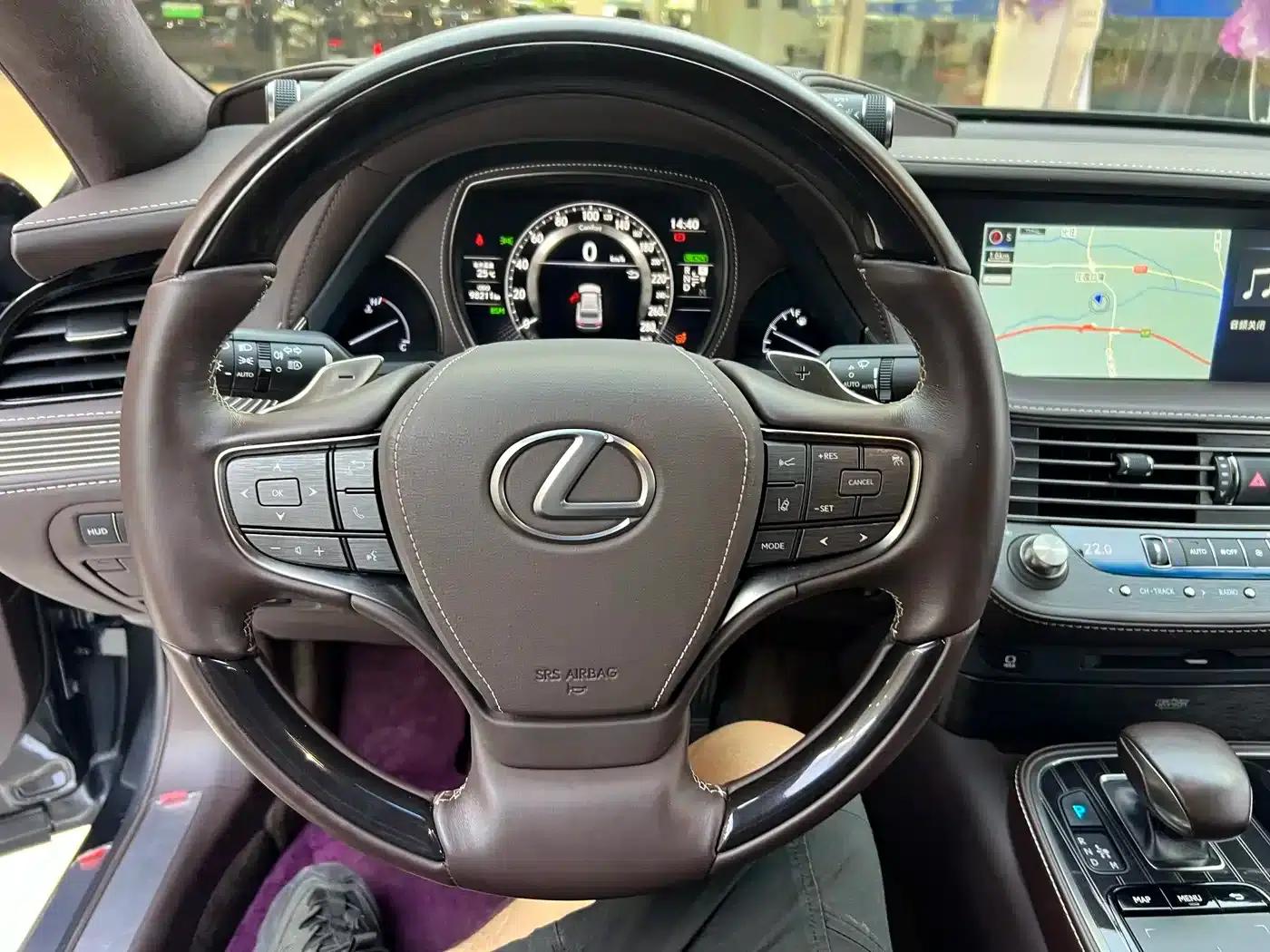 Lexus LS 2020 500h Luxury Edition (China V emission standard) — миниатюра 17
