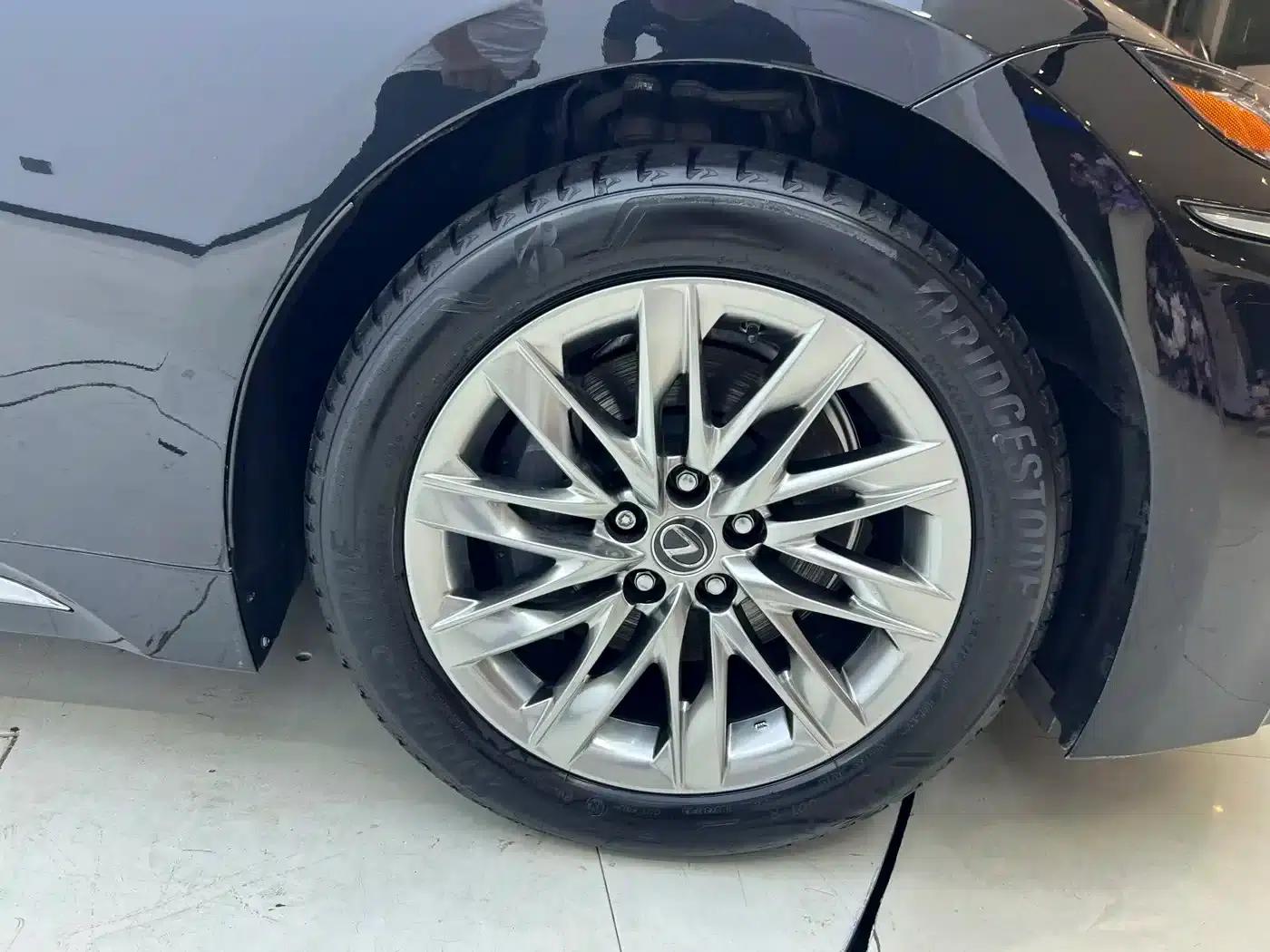 Lexus LS 2020 500h Luxury Edition (China V emission standard) — миниатюра 24