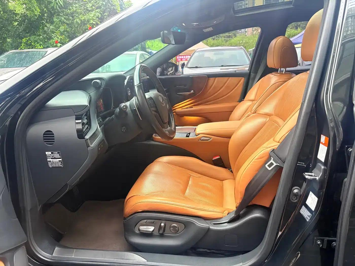 Lexus LS 2021 500h Luxury Edition — миниатюра 4