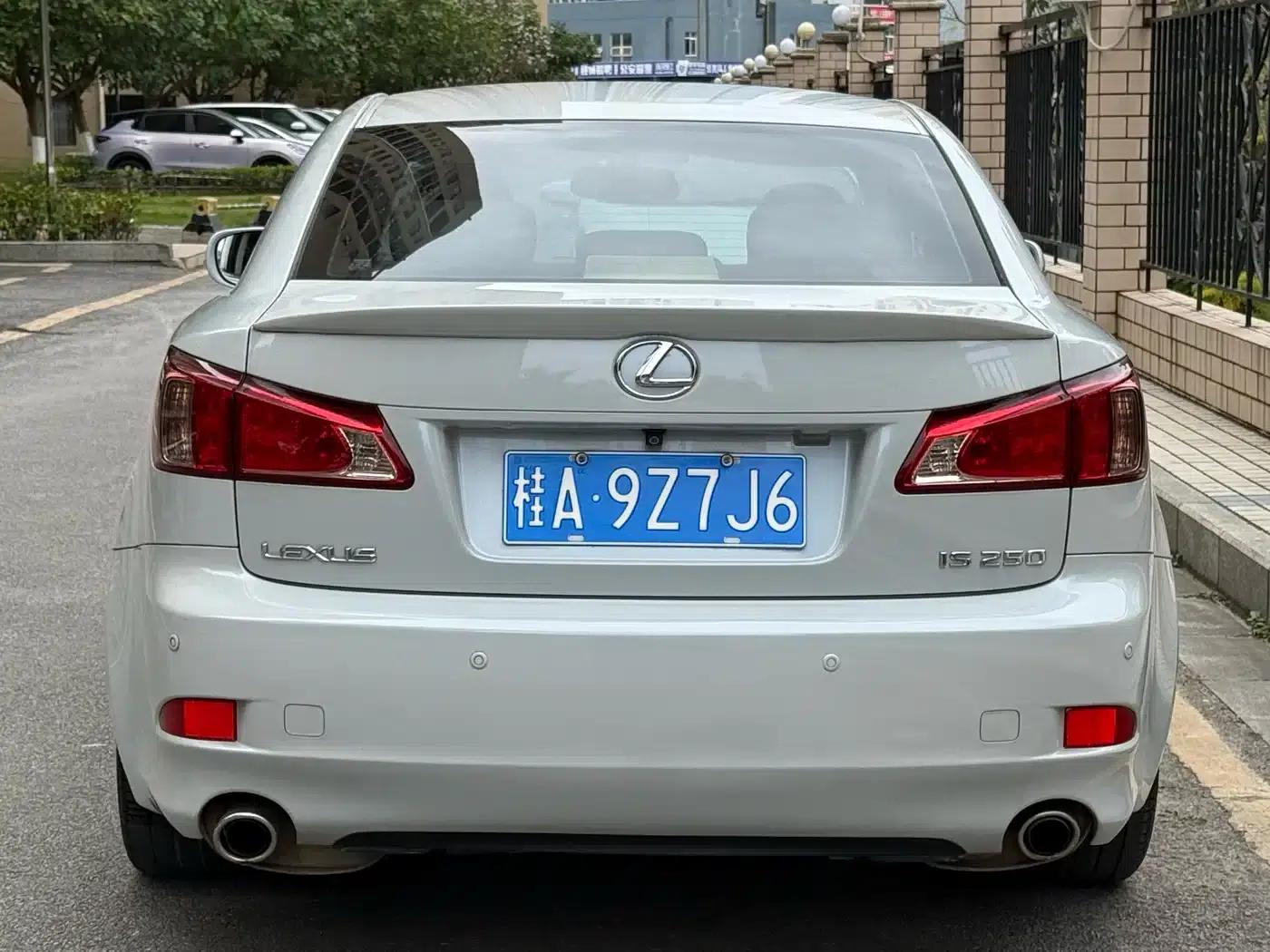 Lexus IS 2011 250 Dynamic Edition — миниатюра 4