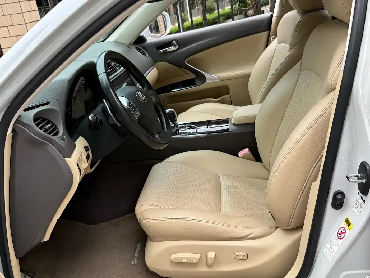 Lexus IS 2011 250 Dynamic Edition — миниатюра 7