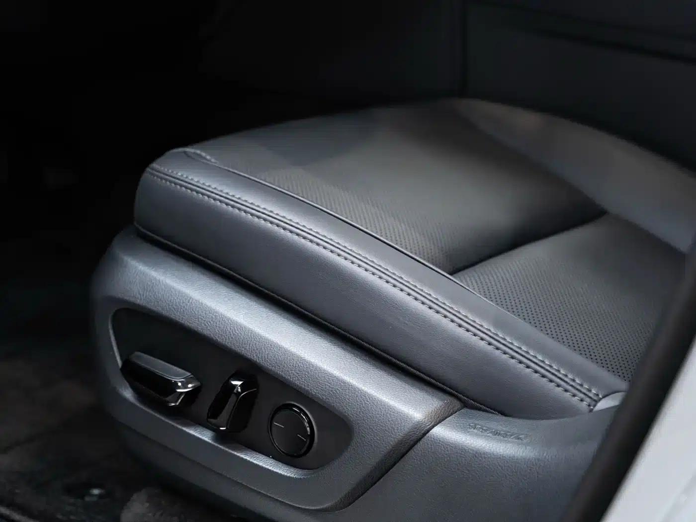 Lexus GX 2024 Overtrail Peak Edition — миниатюра 22