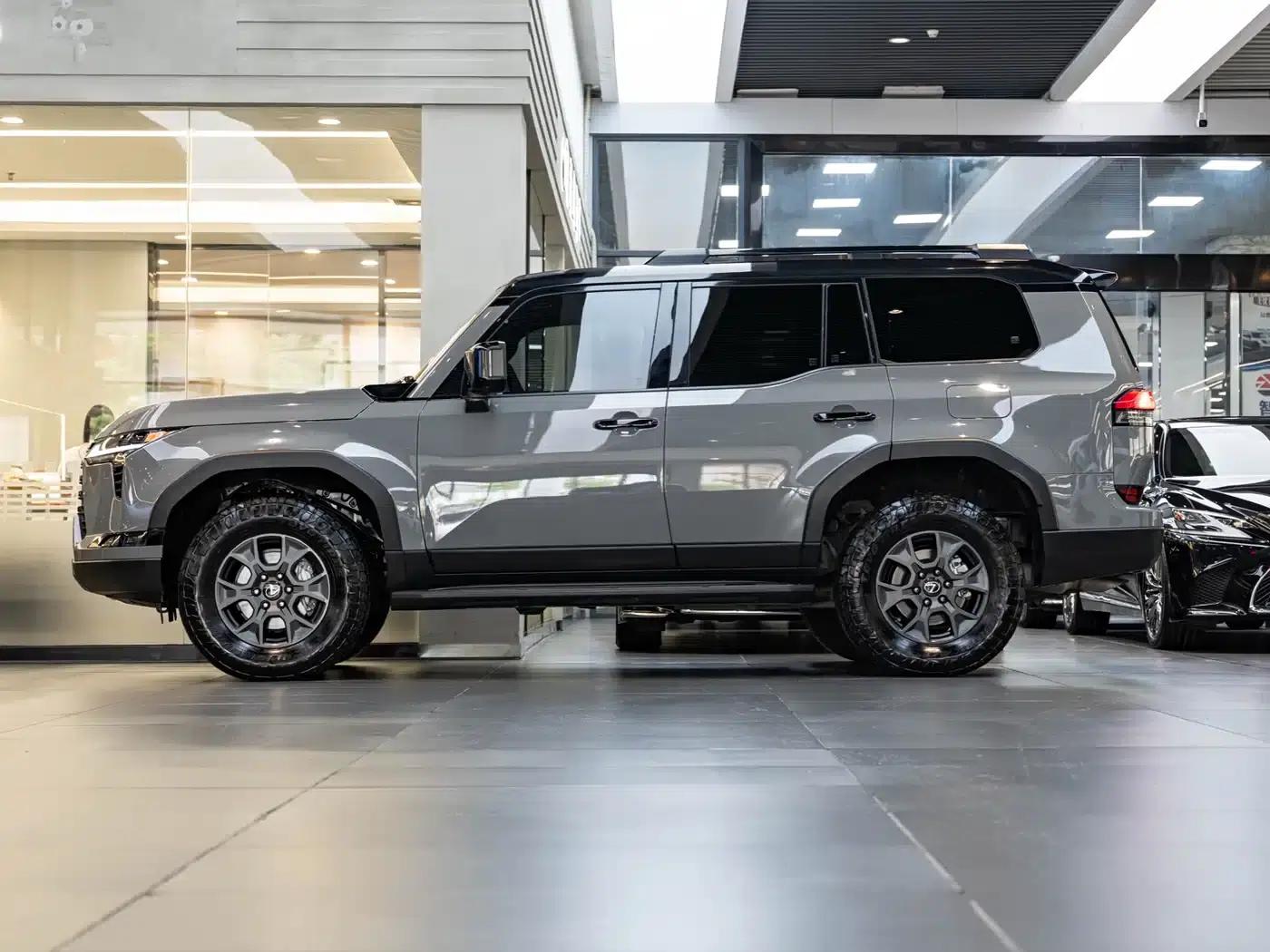 Lexus GX 2024 Overtrail Peak Edition — миниатюра 4