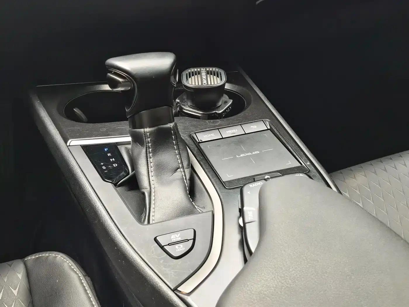 Lexus UX 2020 260h Explore Edition — миниатюра 9