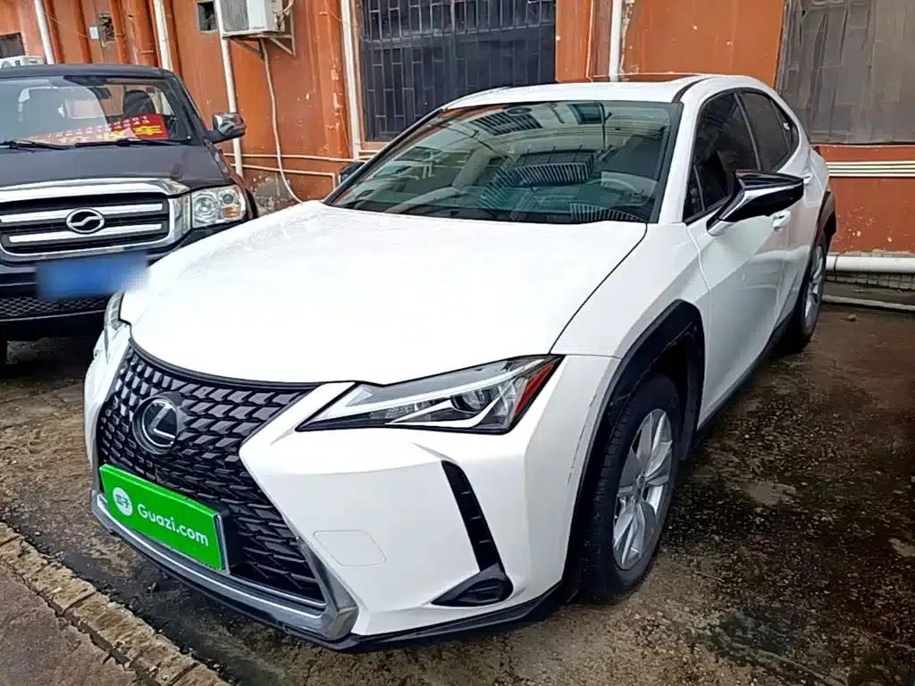 Lexus UX 2020 200 Special Edition — миниатюра 1