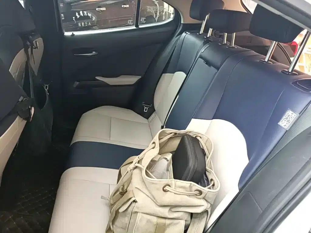 Lexus UX 2020 200 Special Edition — миниатюра 17