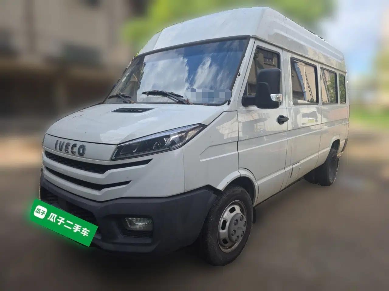 Iveco Daily Manual 7-seater 2.5T diesel — миниатюра 1