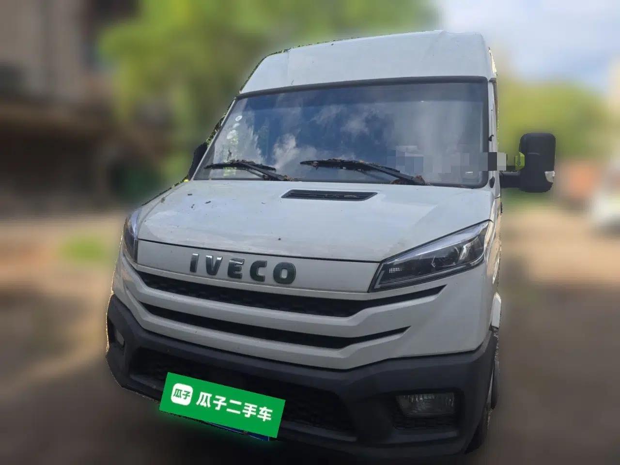 Iveco Daily Manual 7-seater 2.5T diesel — миниатюра 2