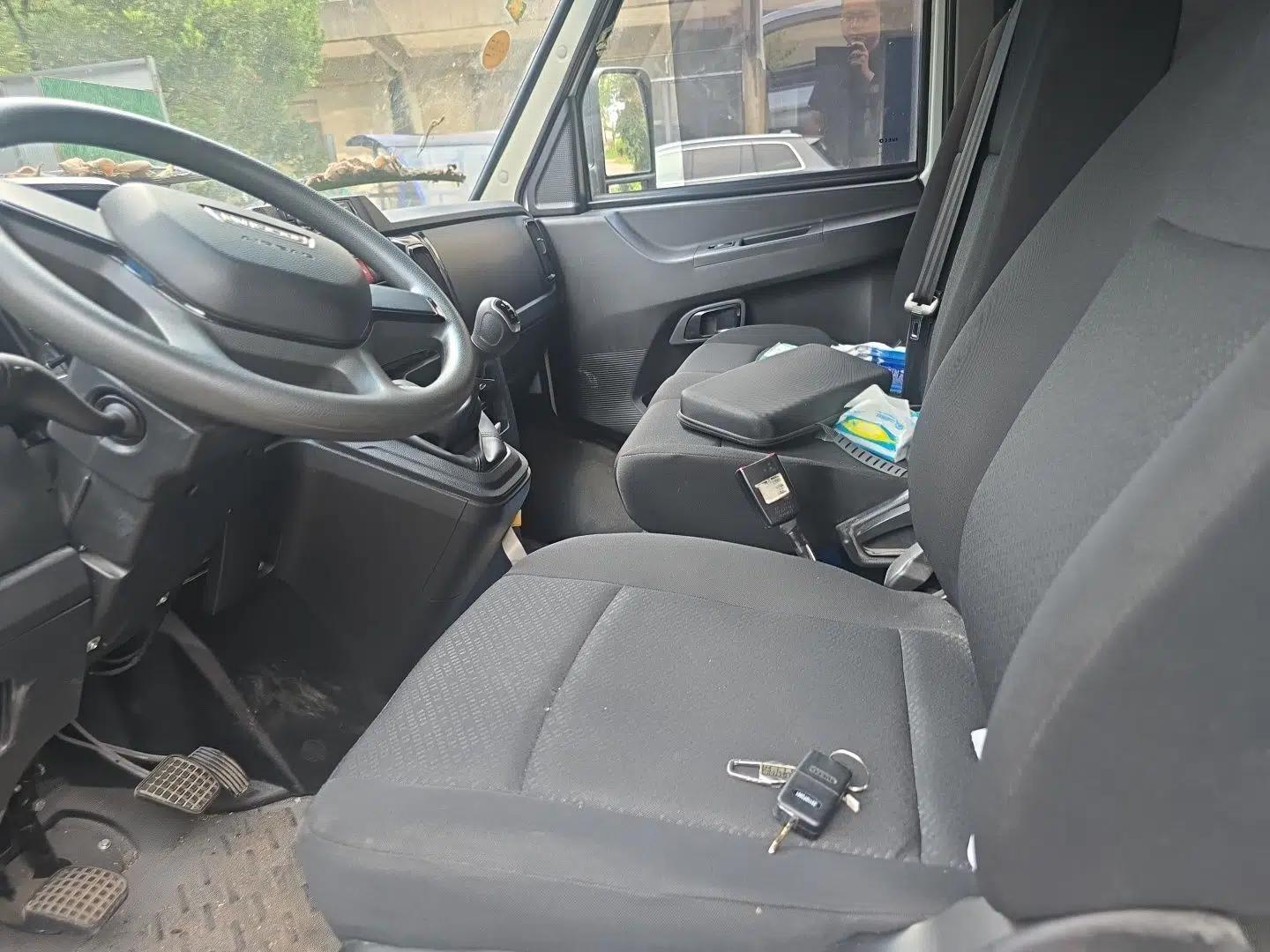 Iveco Daily Manual 7-seater 2.5T diesel — миниатюра 15