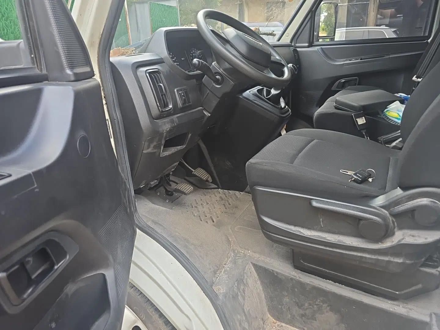 Iveco Daily Manual 7-seater 2.5T diesel — миниатюра 16