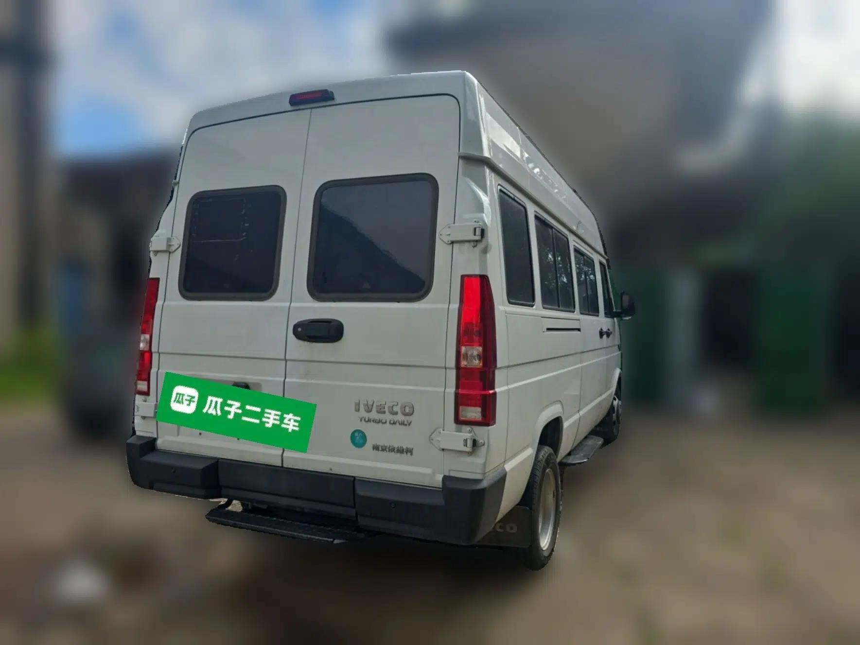 Iveco Daily Manual 7-seater 2.5T diesel — миниатюра 6