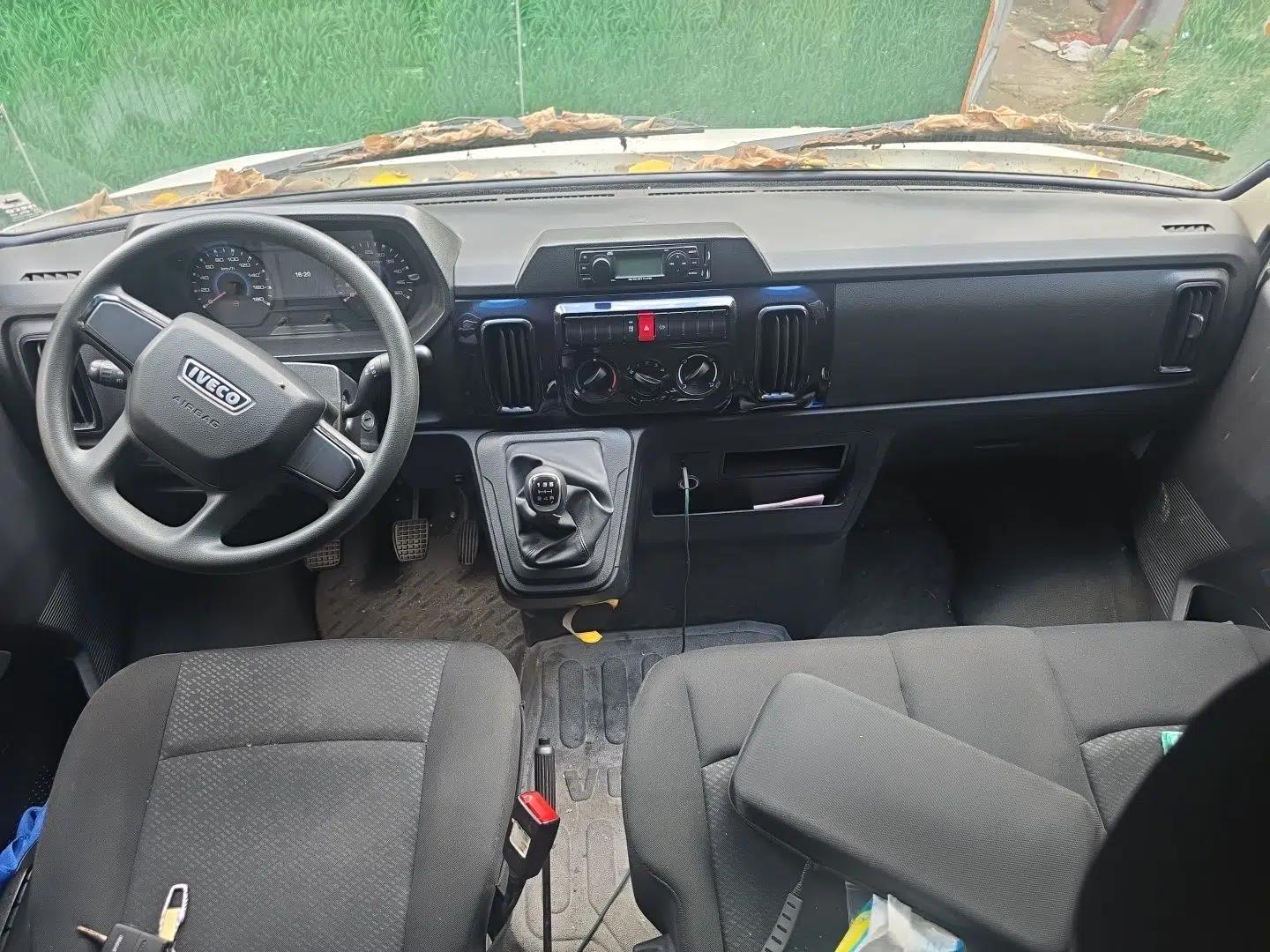 Iveco Daily Manual 7-seater 2.5T diesel — миниатюра 9