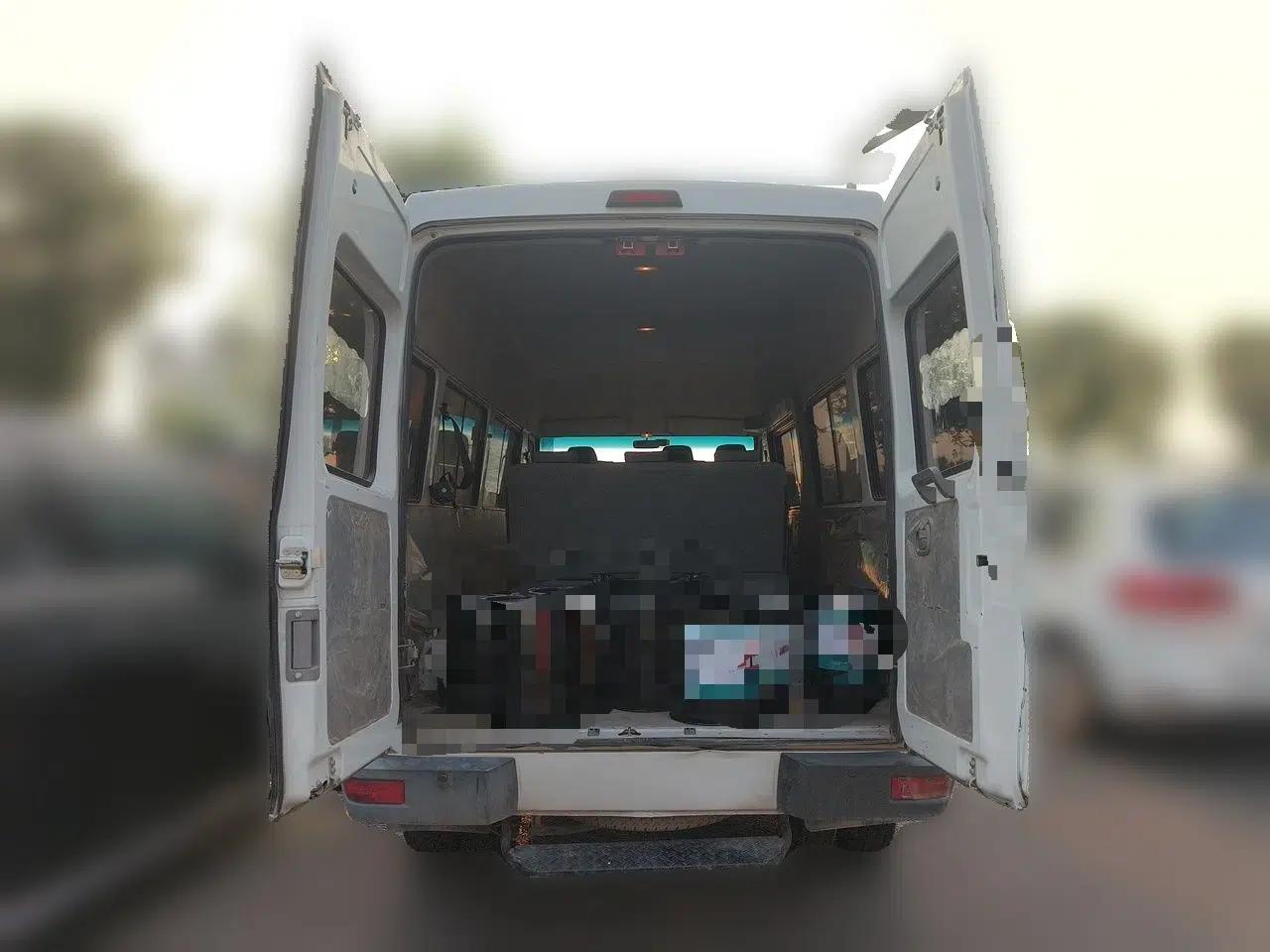 Iveco Daily 2022 2.5T A37 M1 Passenger Van 5-9 Seats Long Wheelbase Mid-Roof Design Dual Tires Manual Doors — миниатюра 19