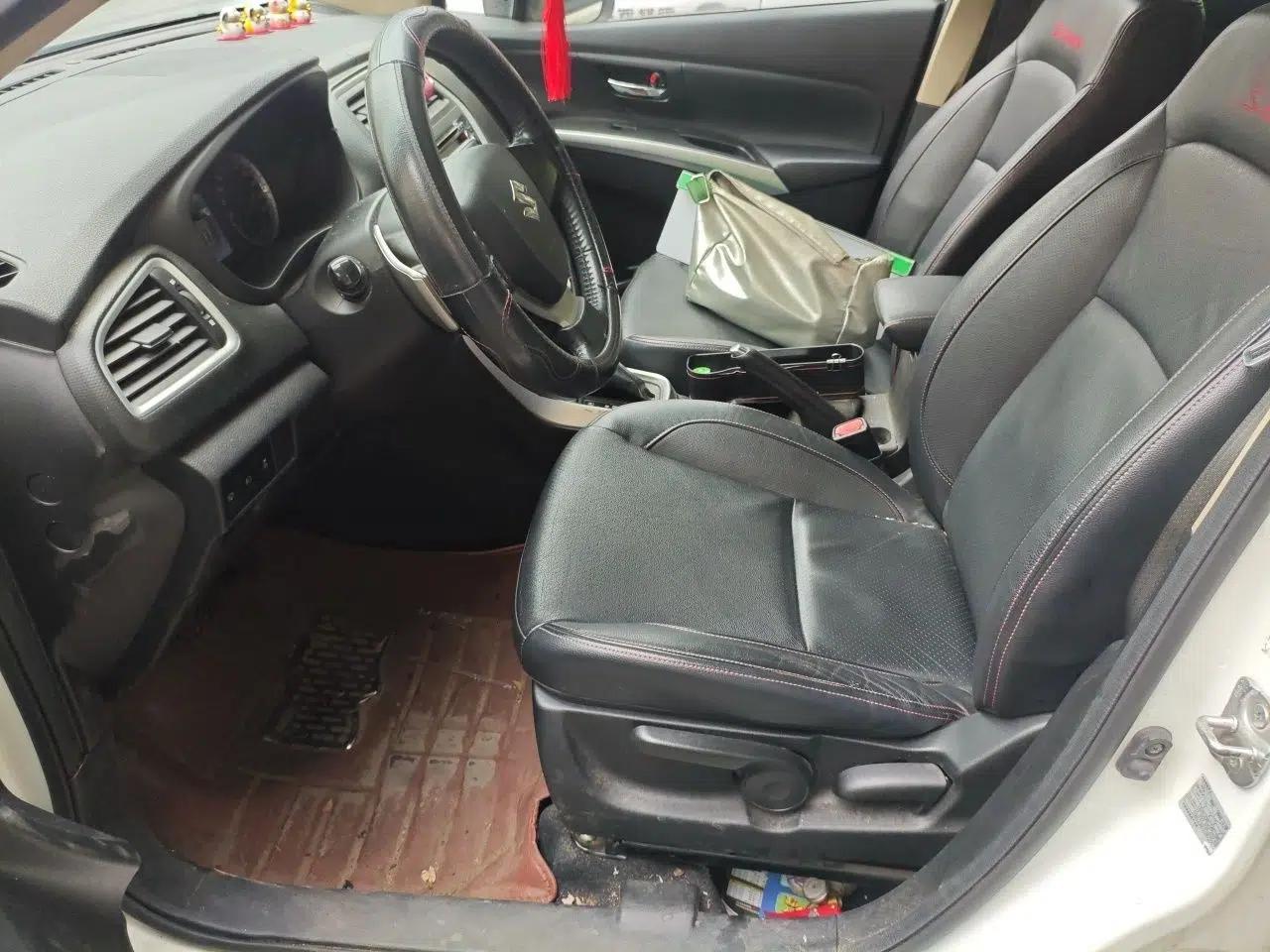 Suzuki S-Cross 2014 1.6L CVT Two-Wheel Drive Elite Version — миниатюра 15