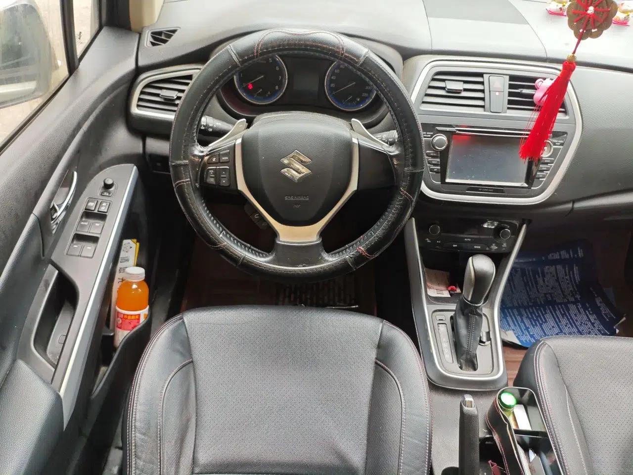 Suzuki S-Cross 2014 1.6L CVT Two-Wheel Drive Elite Version — миниатюра 10