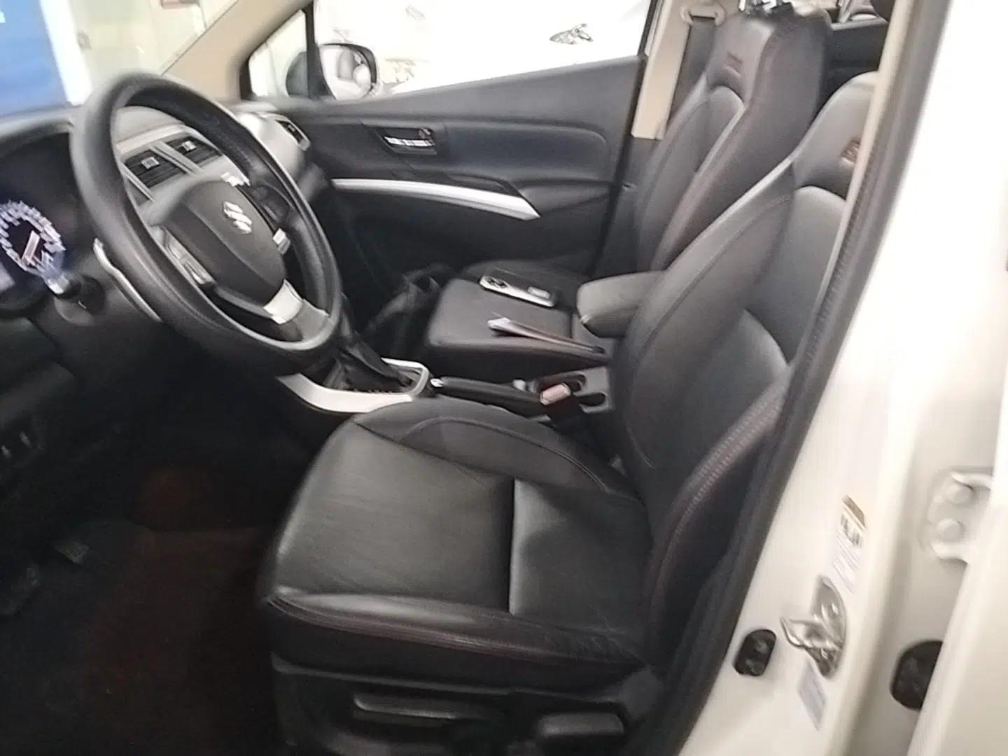 Suzuki S-Cross 2015 1.4T Automatic Two-Wheel Drive Prestige Model — миниатюра 17