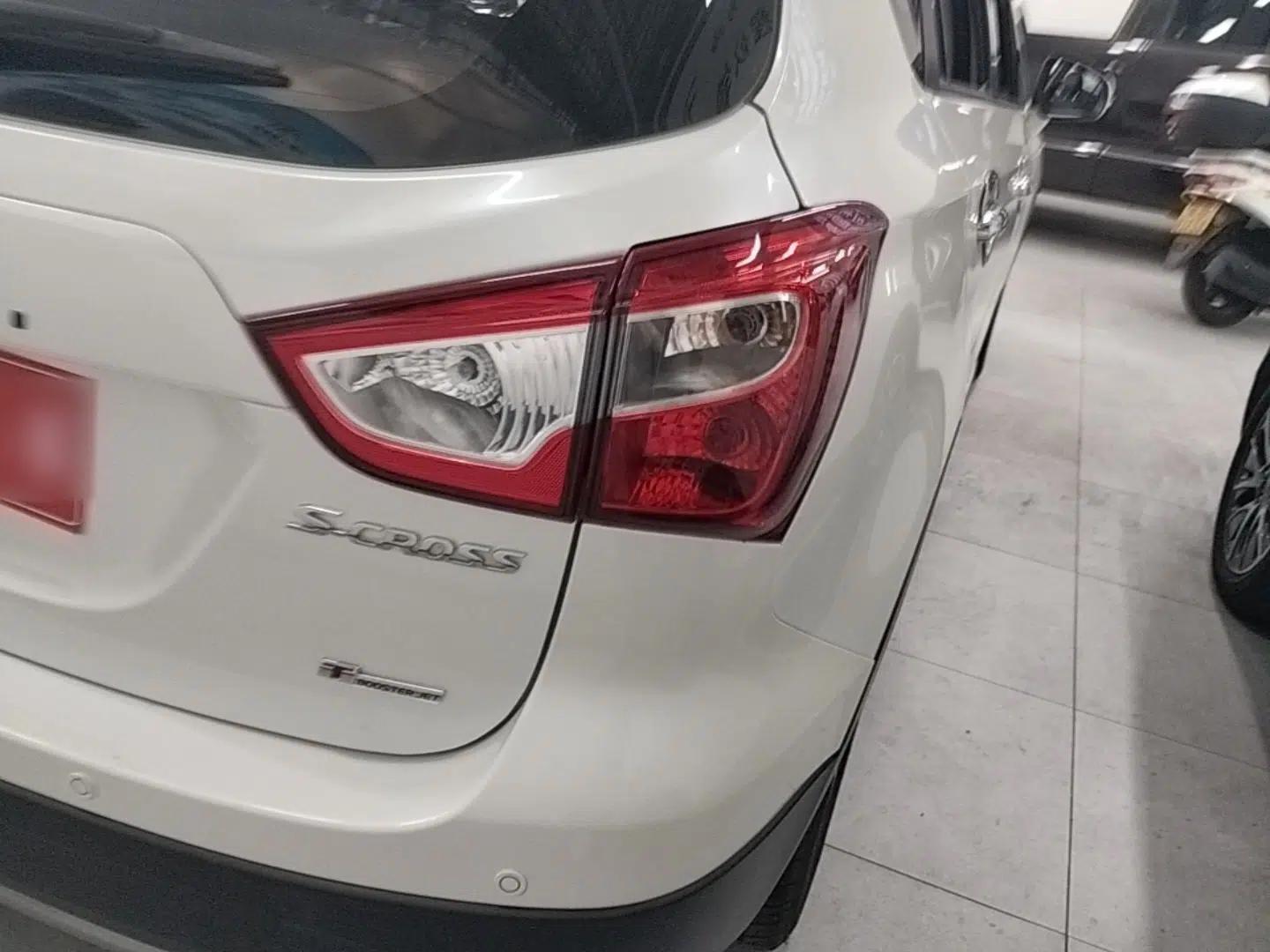 Suzuki S-Cross 2015 1.4T Automatic Two-Wheel Drive Prestige Model — миниатюра 9