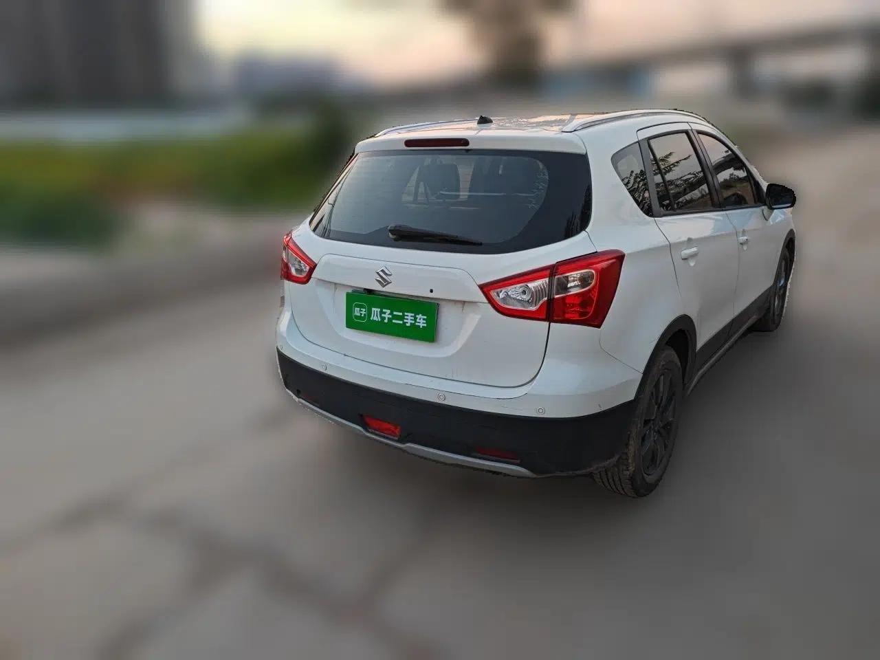 Suzuki S-Cross 2014 1.6L Manual Two-Wheel Drive Elite Model — миниатюра 6