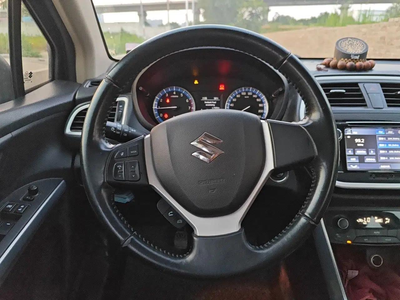 Suzuki S-Cross 2014 1.6L Manual Two-Wheel Drive Elite Model — миниатюра 10