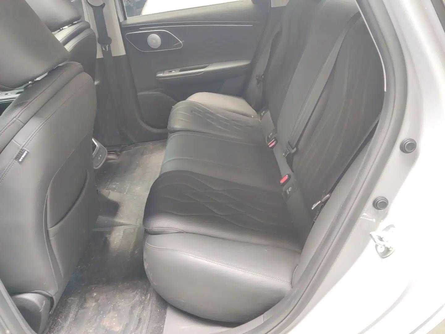Chery Fengyun A8L 2025 1.5 TGDI 145 km Comfort Version — миниатюра 25