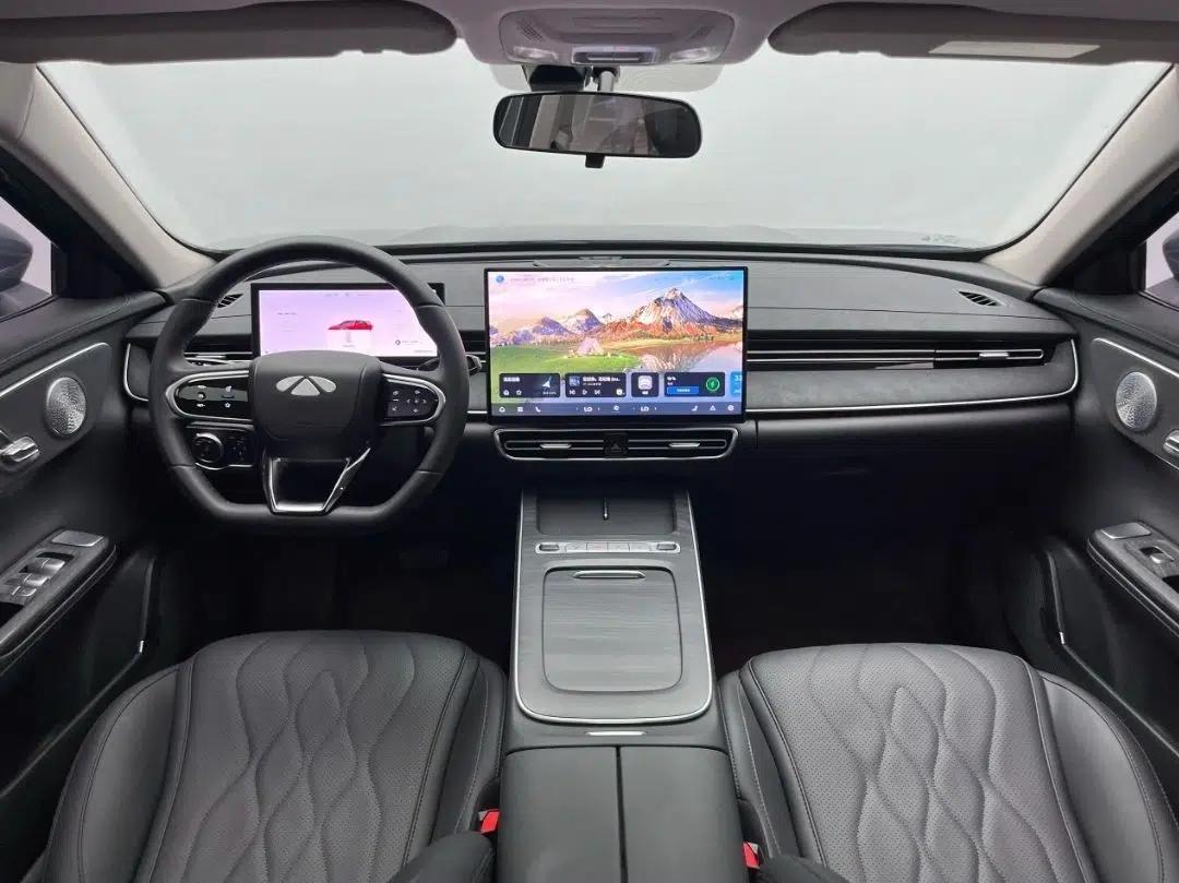 Chery Fengyun A8L 2025 1.5 TGDI 145 km Comfort Version — миниатюра 17