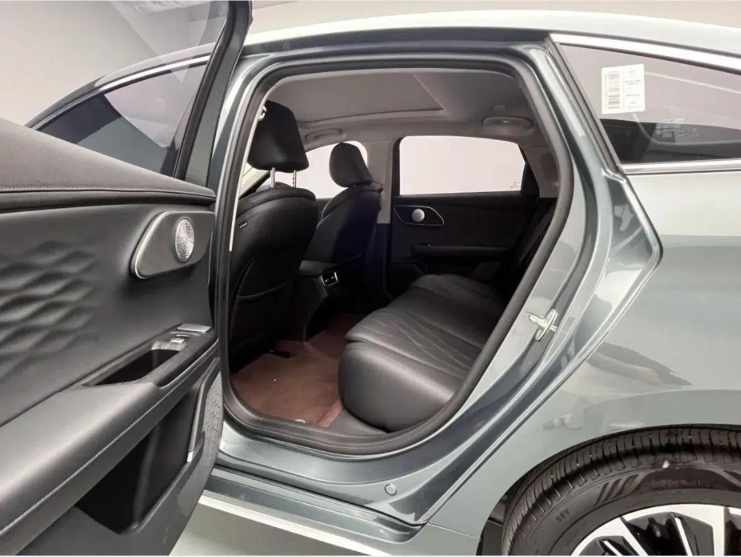 Chery Fengyun A8L 2025 1.5 TGDI 145 km Comfort Version — миниатюра 25