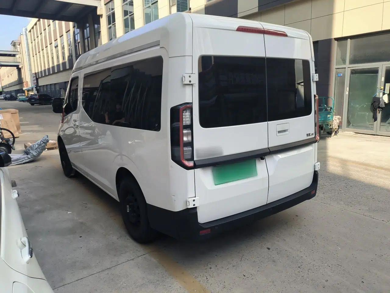 Farizon Super VAN 2024 Zhifu Edition Action-Oriented Short-Wheelbase Mid-Roof Model with 51 kWh — миниатюра 4