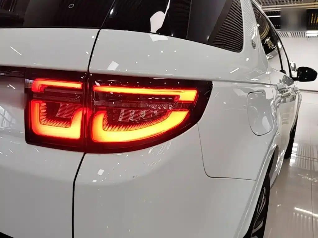 Discovery Sport New Energy 2024 1.5T P300e Plug-in Electric Hybrid — миниатюра 8