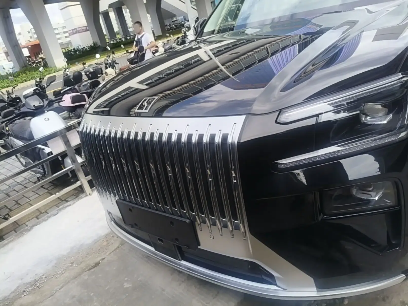 Zeekr 8X 2026 Model Ultra+ Edition 70kWh — миниатюра 2