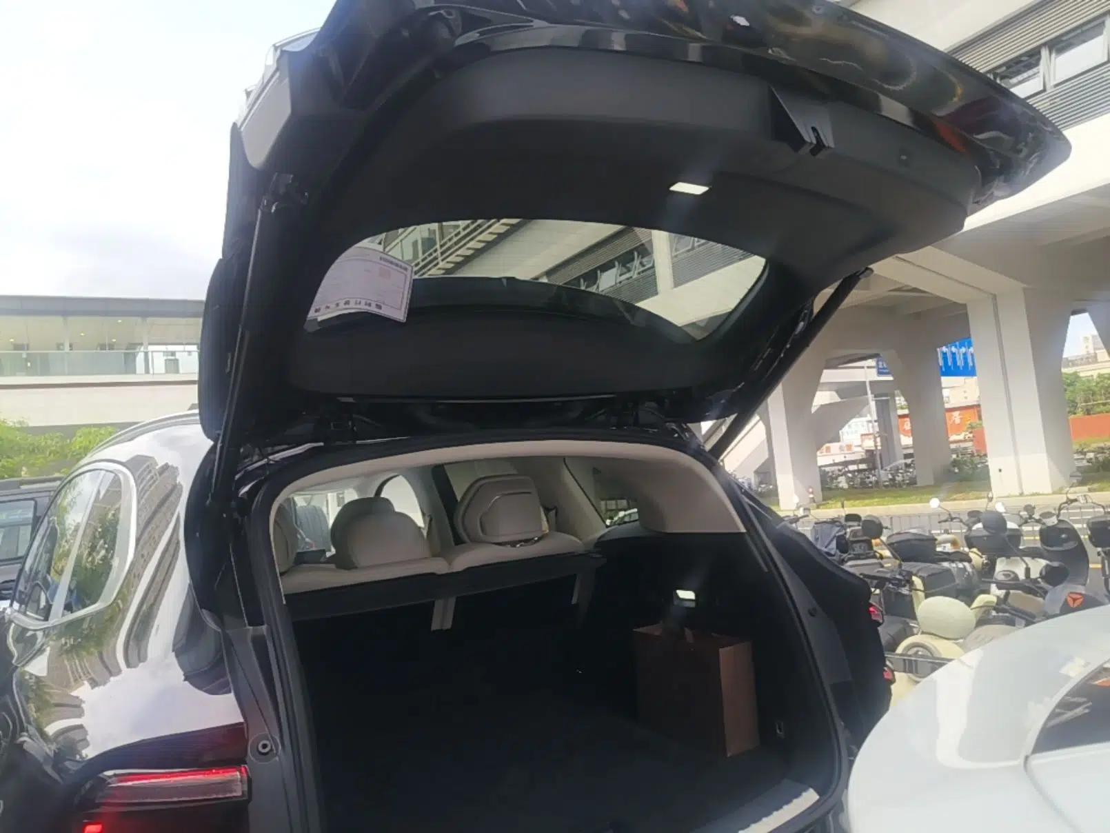 Zeekr 8X 2026 Model Ultra+ Edition 70kWh — миниатюра 22