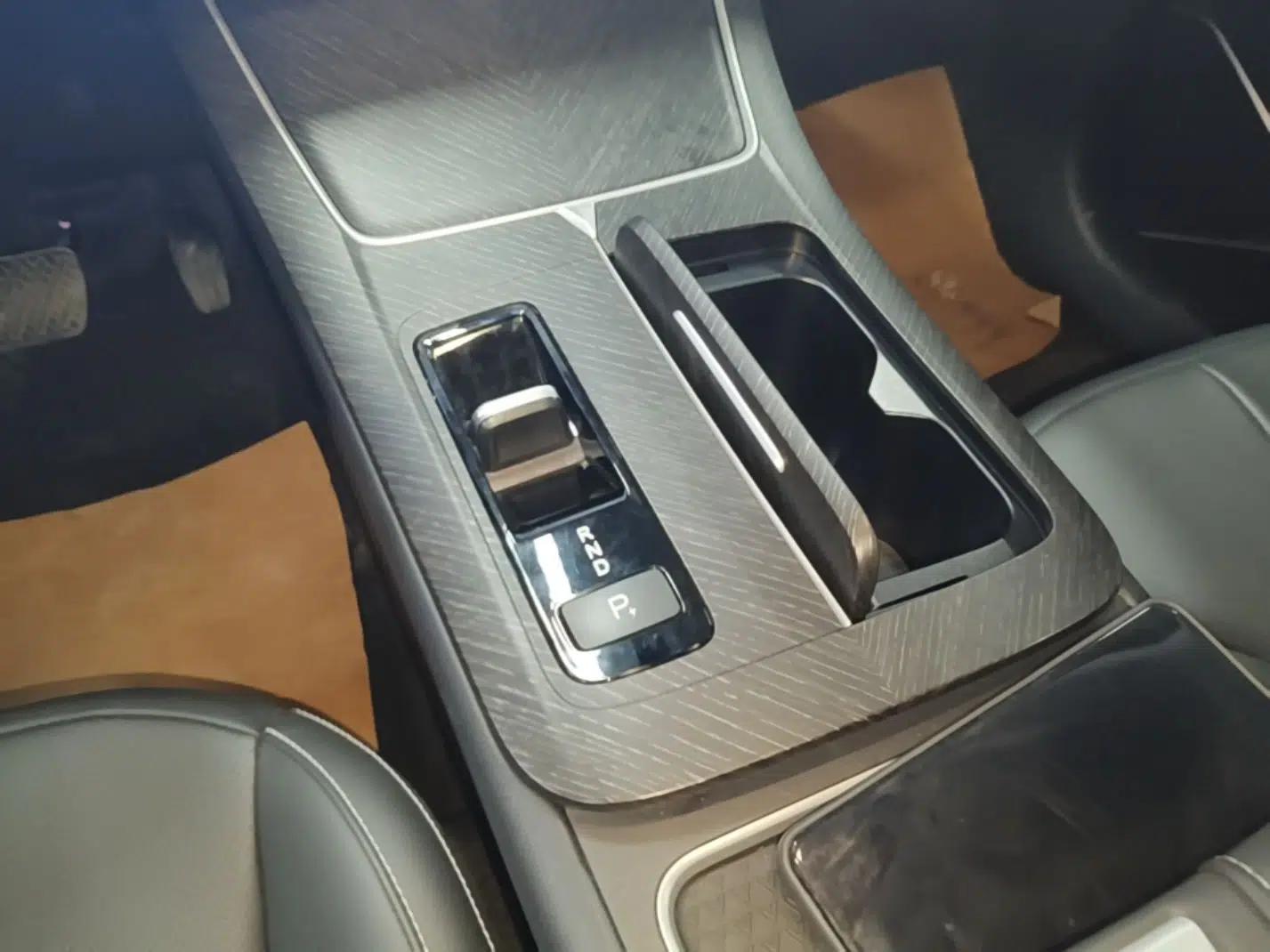 Venucia V DD-i 2023 110 km iE Version — миниатюра 16