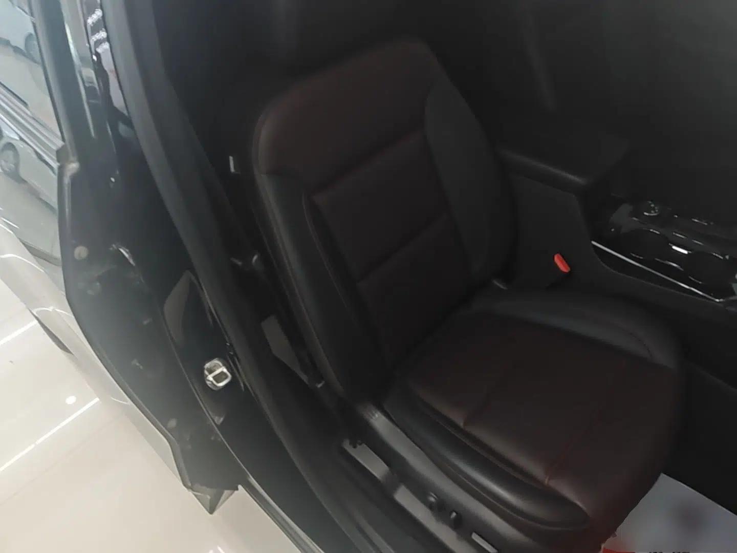 Chevrolet Blazer 2022 Mild Hybrid 650T RS Four-Wheel Drive 5-Seater Hardcore Version — миниатюра 19