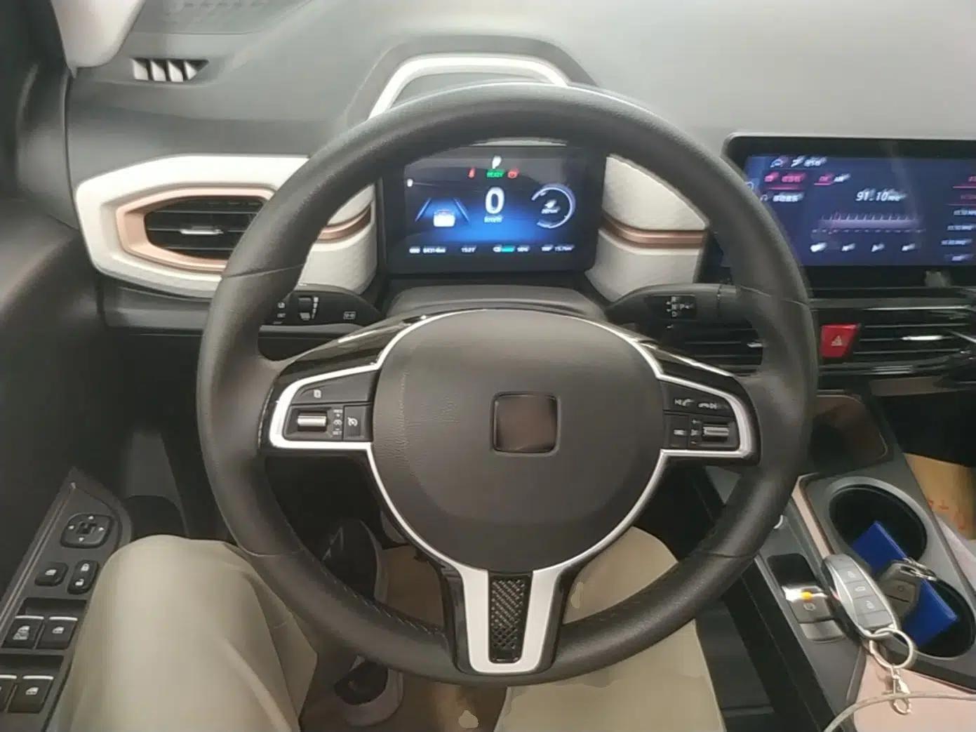 SOL E10X 2021 302 km Range Fashion Edition 31.4 kWh — миниатюра 13