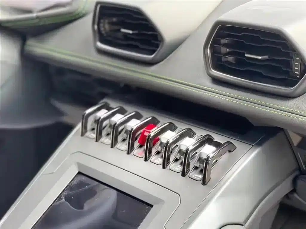 Huracán 2020 Huracán EVO RWD — миниатюра 6