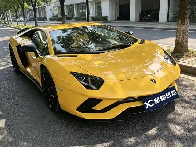 2017 Aventador S
