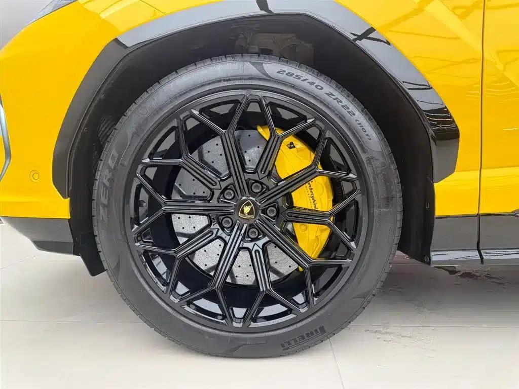 2025 Urus SE 4.0T Standard Edition — миниатюра 15